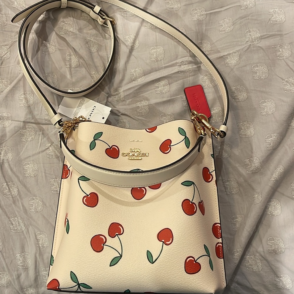 NWT Coach Cherry Print Mollie Bucket 22